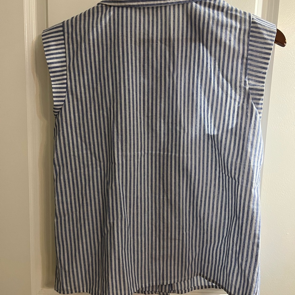 Striped Sleeveless Button-Up Shirt - Picture 3 of 3